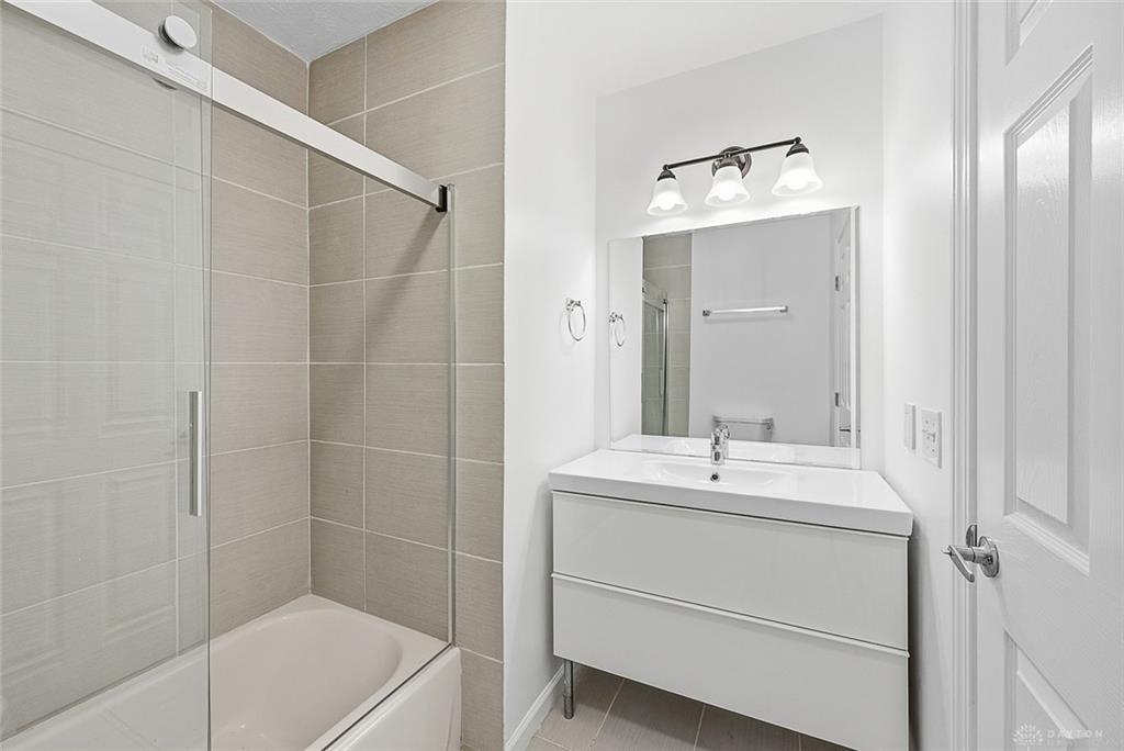 8128 Rollingwood Property Photo 31