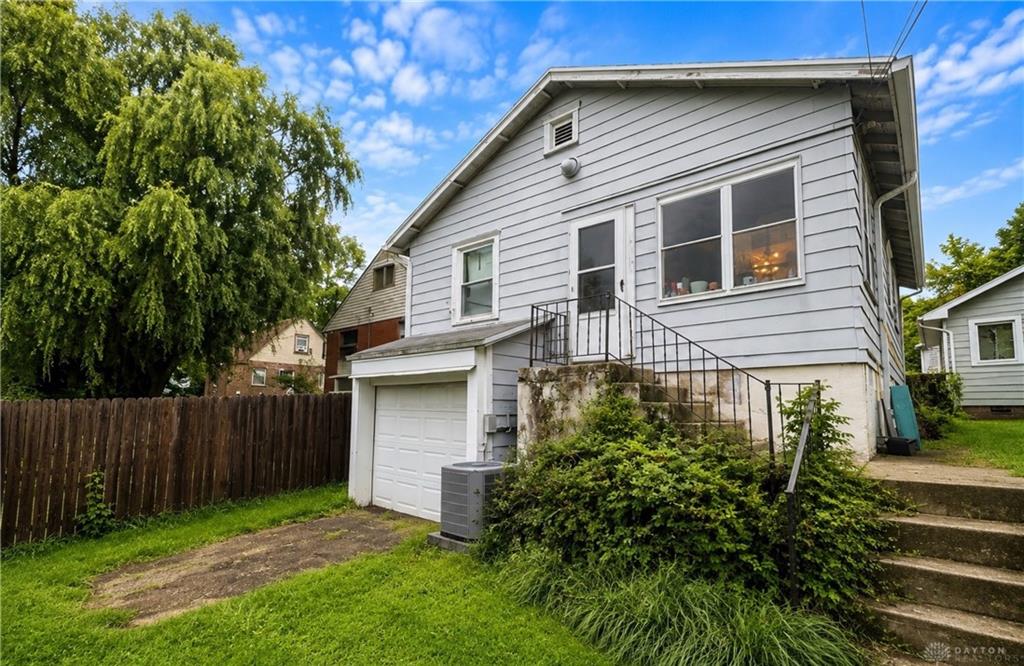 1356 Elmdale Property Photo 2