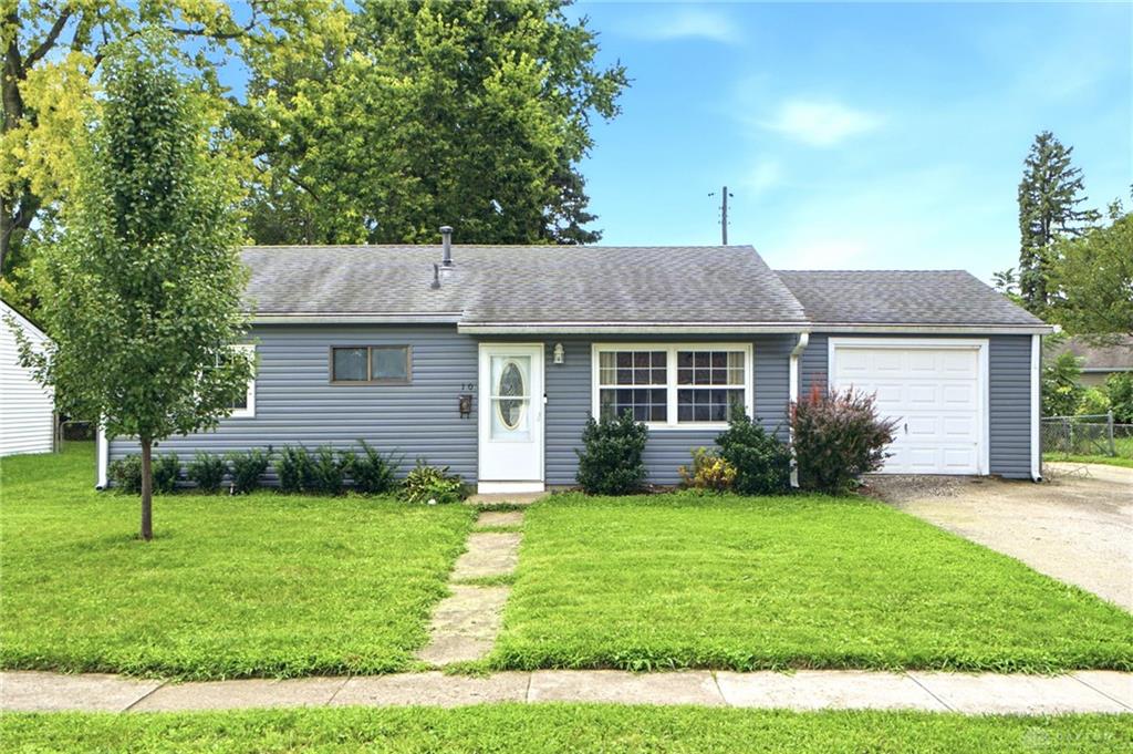 10 Regina Property Photo 1