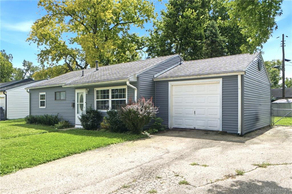 10 Regina Property Photo 2