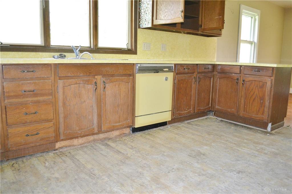 75 S Main Property Photo 6