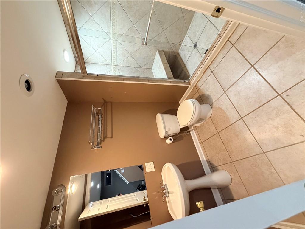 11884 Hamden Property Photo 13