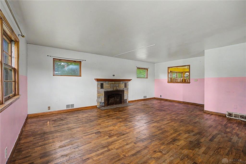 306 E Meeker Property Photo 8
