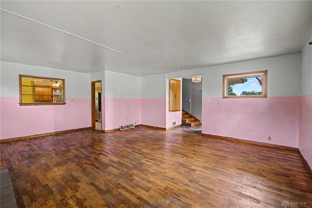 306 E Meeker Property Photo 9