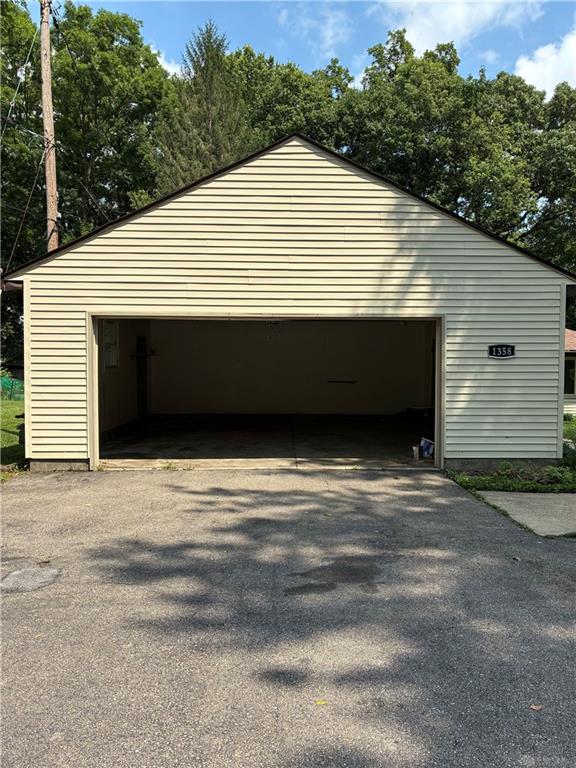 1358 Hanes Property Photo 3