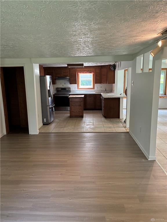 1358 Hanes Property Photo 5