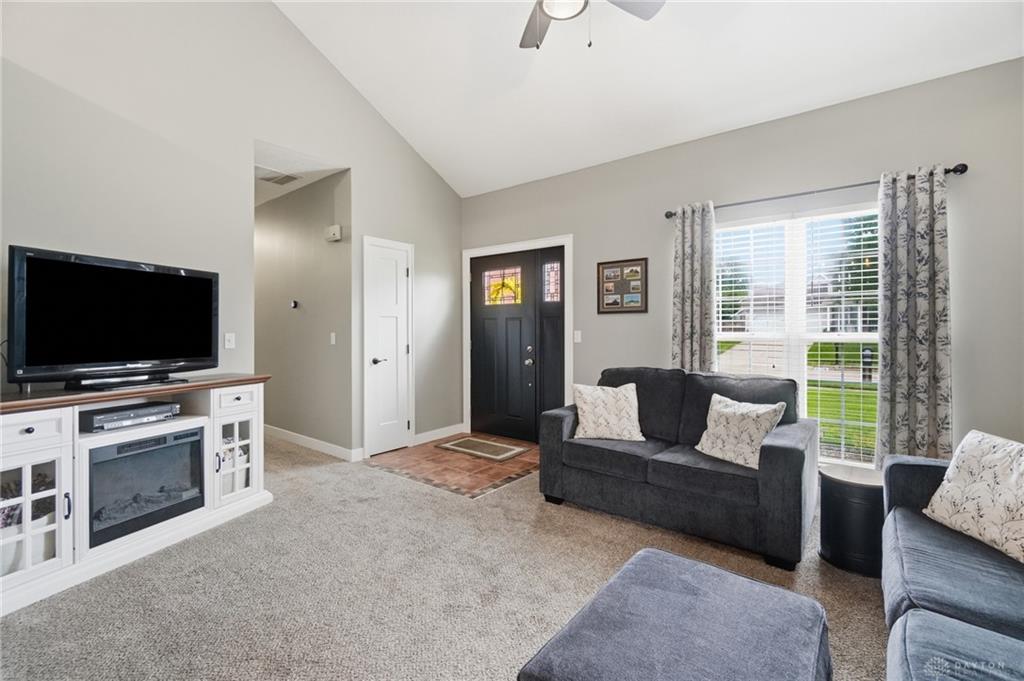 2112 Simon Property Photo 8