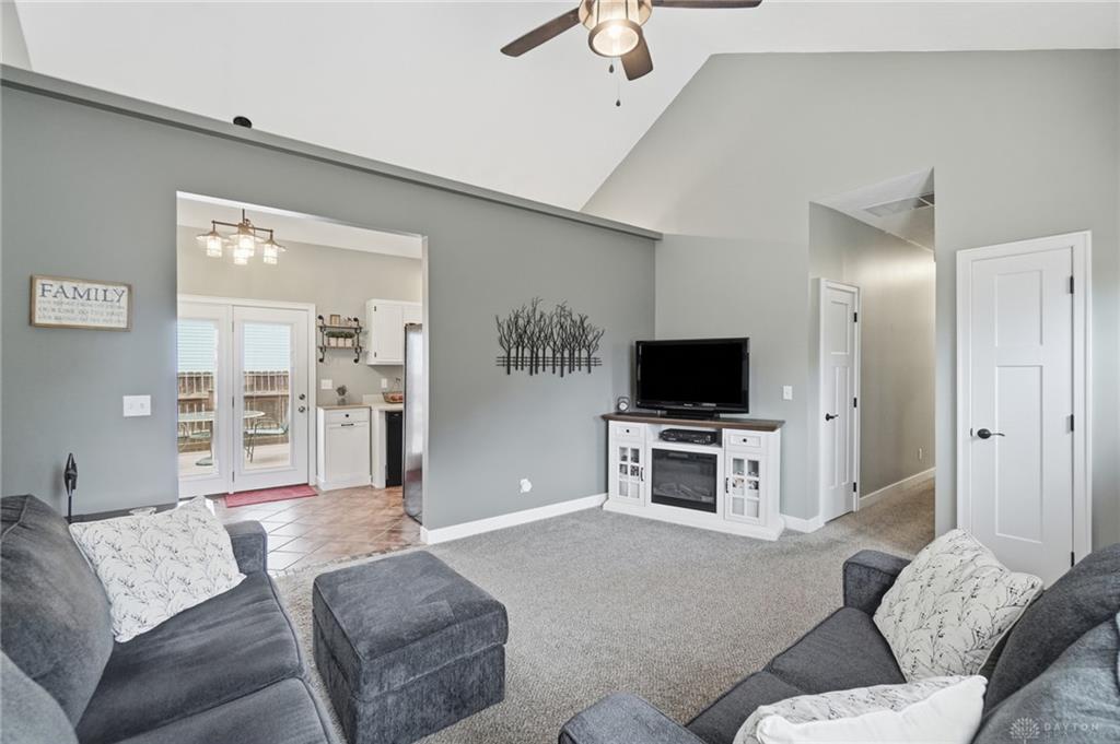 2112 Simon Property Photo 14