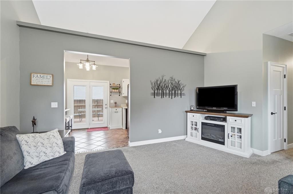 2112 Simon Property Photo 15
