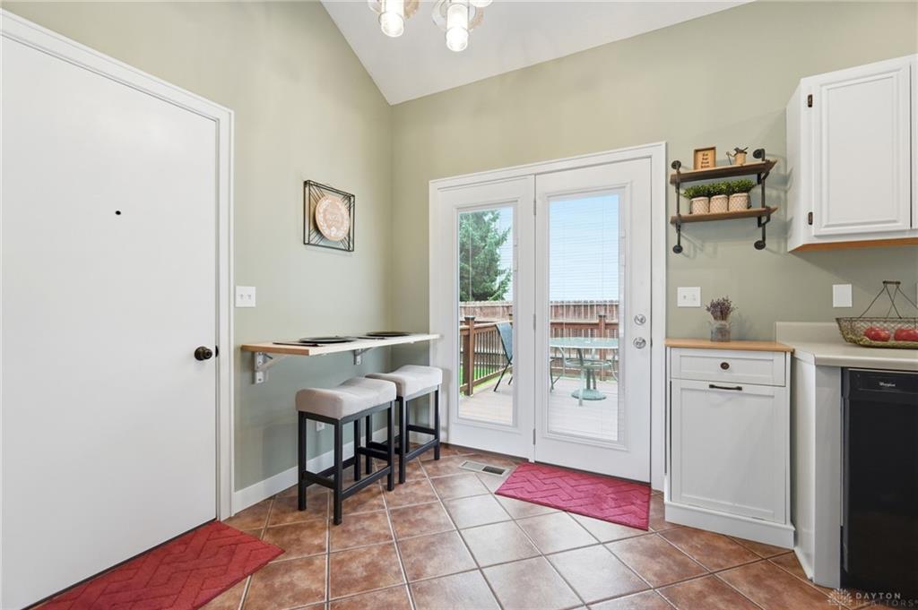 2112 Simon Property Photo 16
