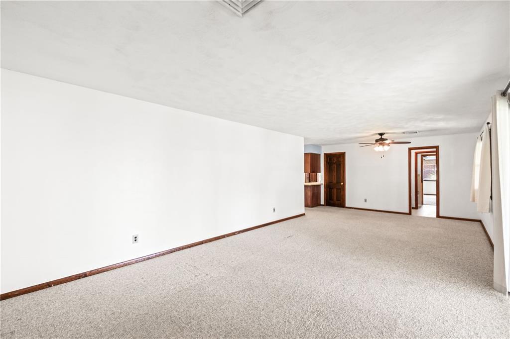 303 Stevens Property Photo 12