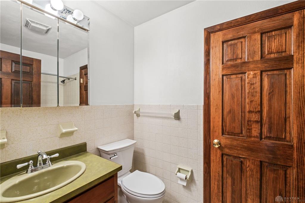 303 Stevens Property Photo 16