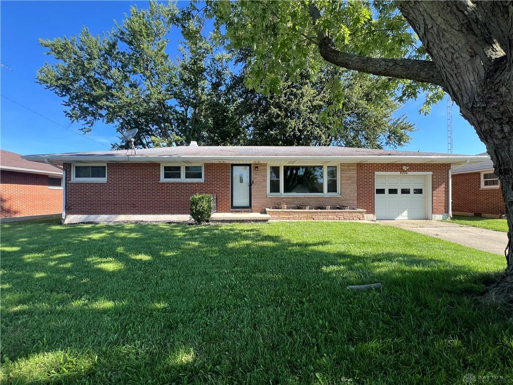 306 E Walnut Property Photo 1