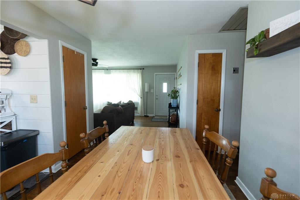 306 E Walnut Property Photo 9