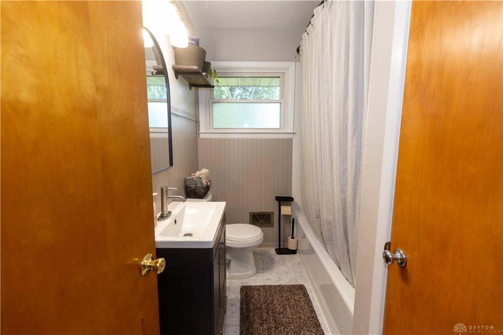 306 E Walnut Property Photo 13