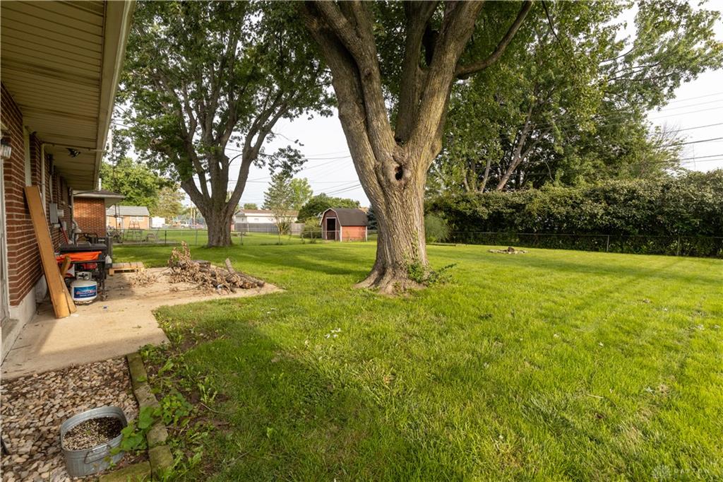 306 E Walnut Property Photo 22