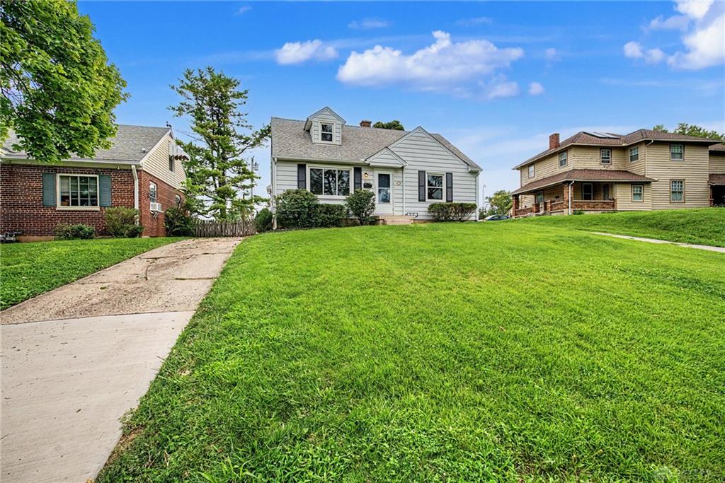 1221 Brookview Property Photo 4
