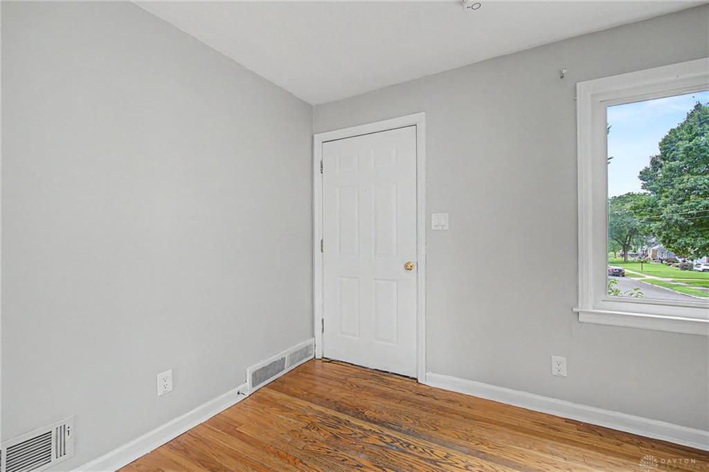 1221 Brookview Property Photo 7