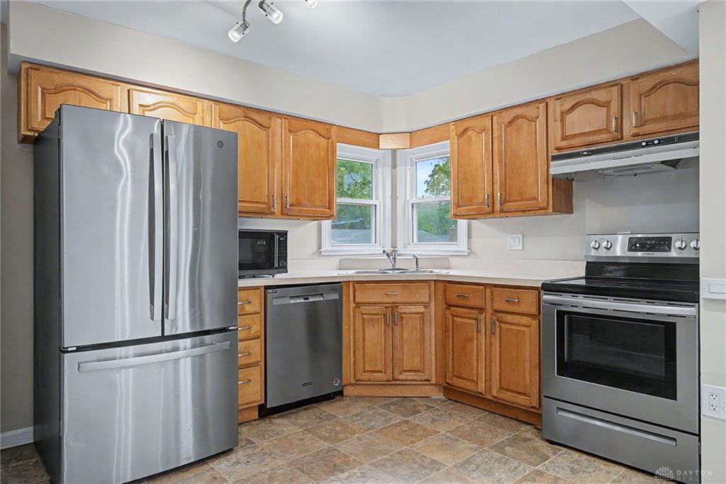 1221 Brookview Property Photo 14
