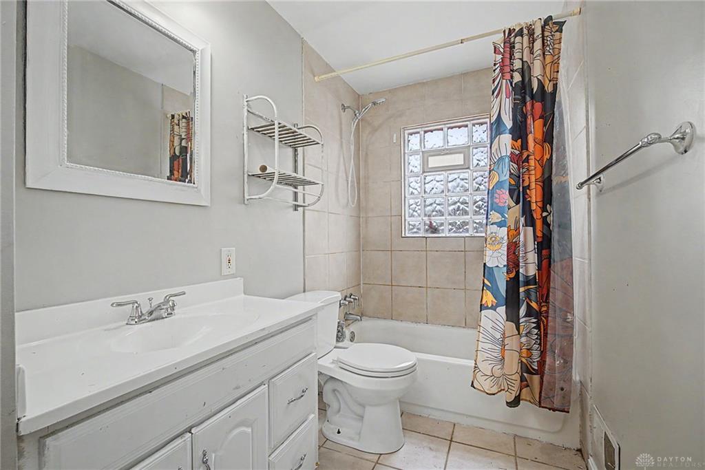 1221 Brookview Property Photo 22