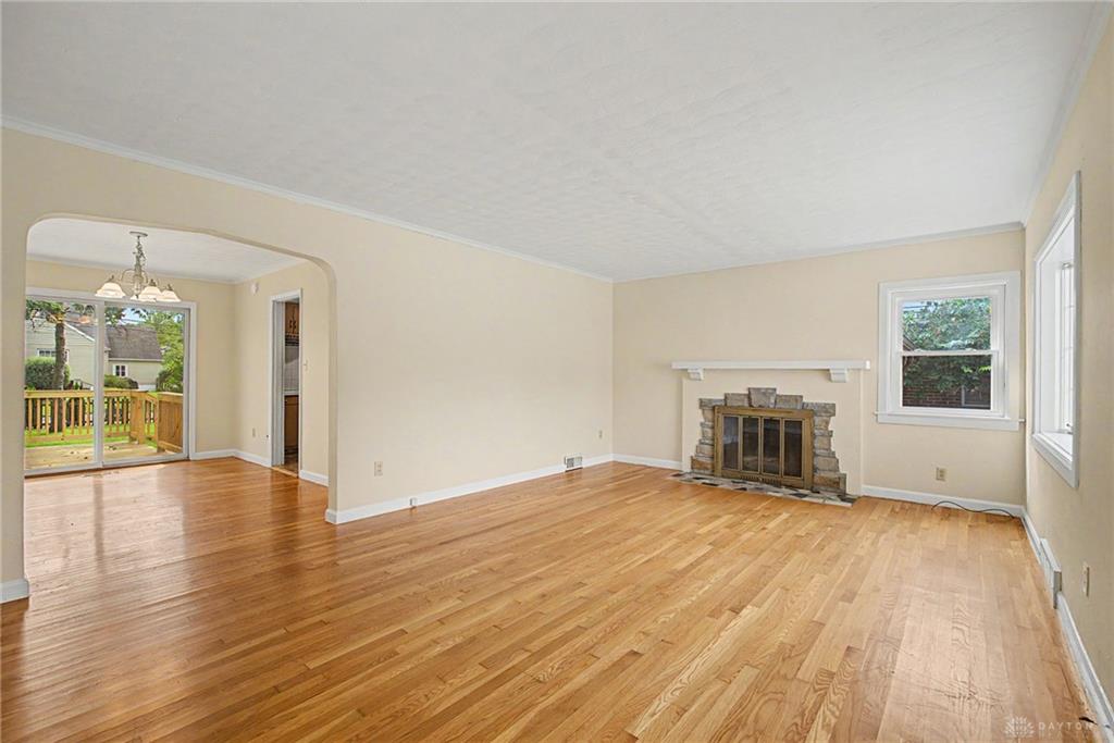 220 E Dorothy Property Photo 6