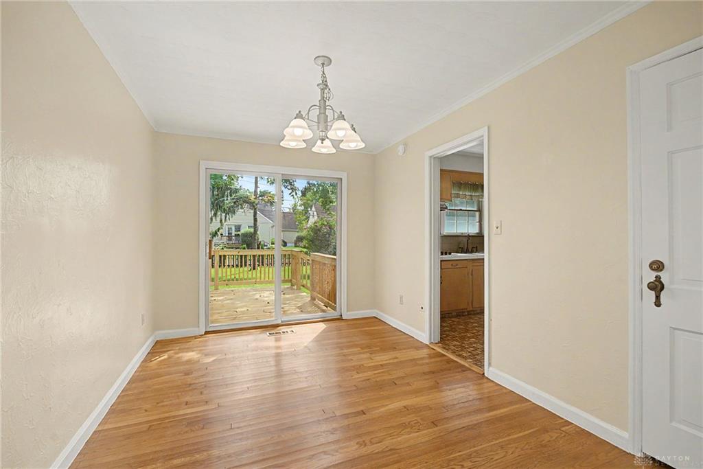220 E Dorothy Property Photo 7