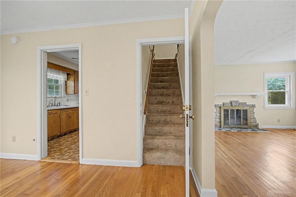 220 E Dorothy Property Photo 15