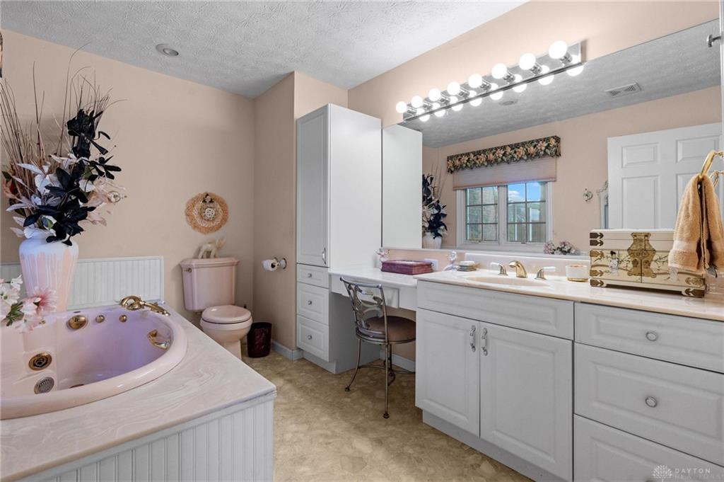 286 Berlin Property Photo 39