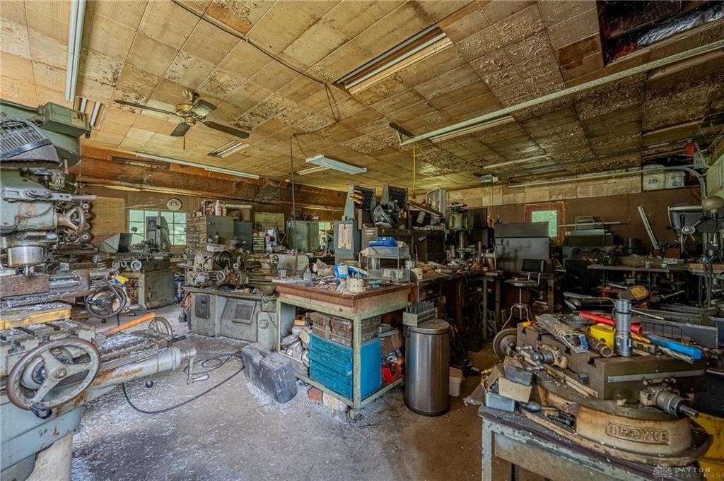 11825 Coppock Property Photo 38