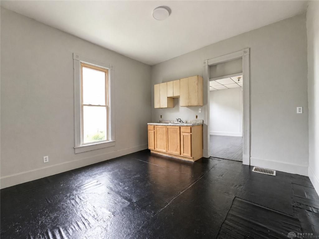131-133 E Southern Property Photo 28