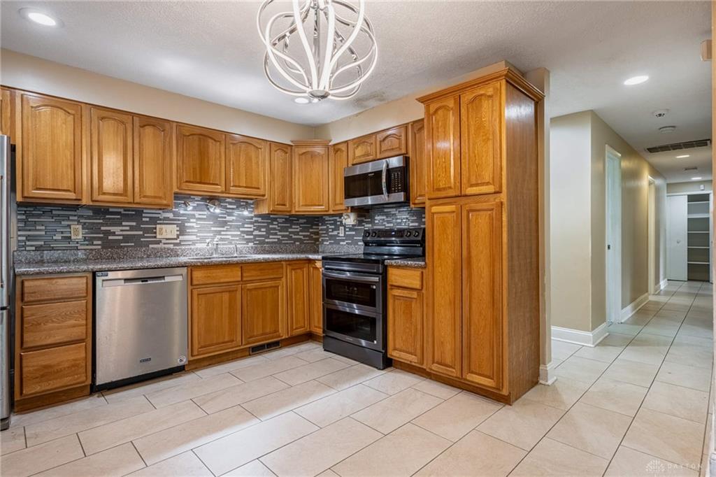 5314 Brainard Property Photo 8