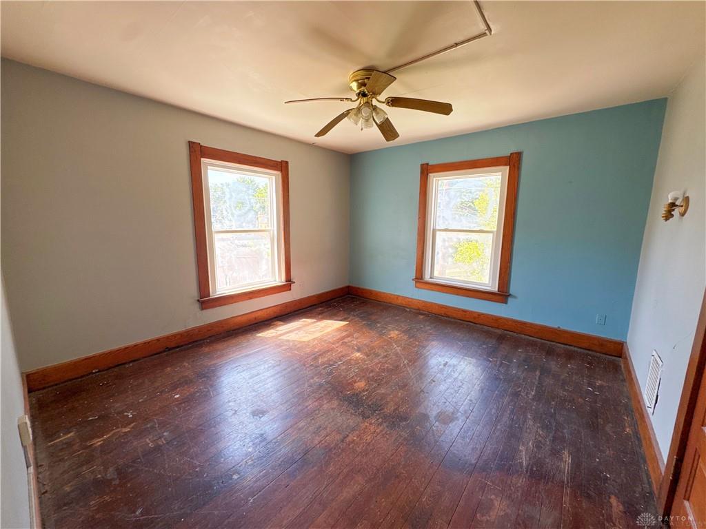429 Oak Property Photo 11