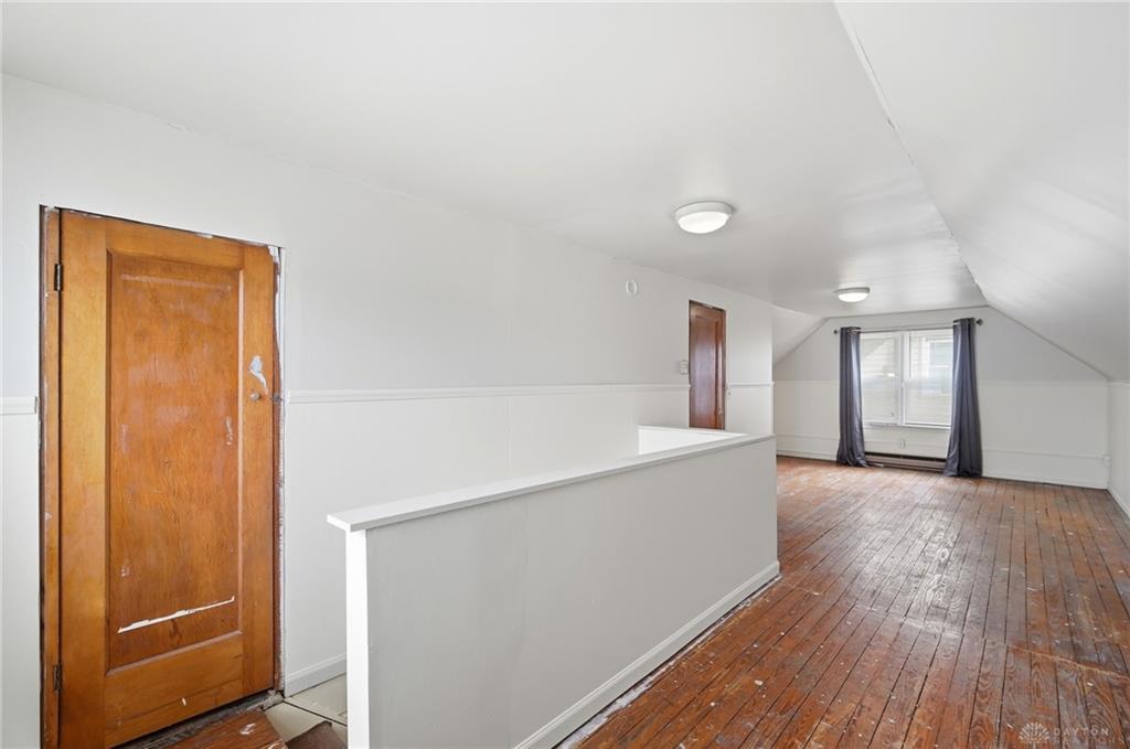 1027 N Burnett Property Photo 17