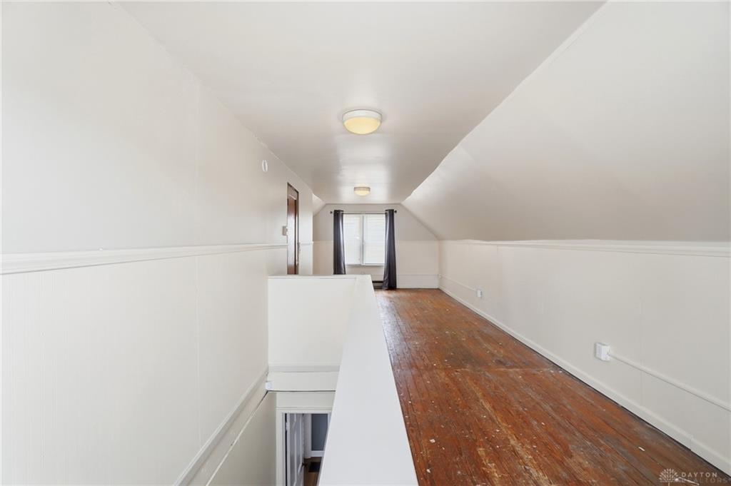 1027 N Burnett Property Photo 18