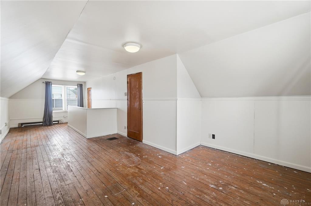 1027 N Burnett Property Photo 19