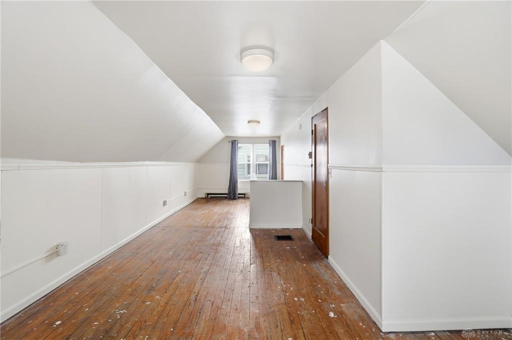 1027 N Burnett Property Photo 20