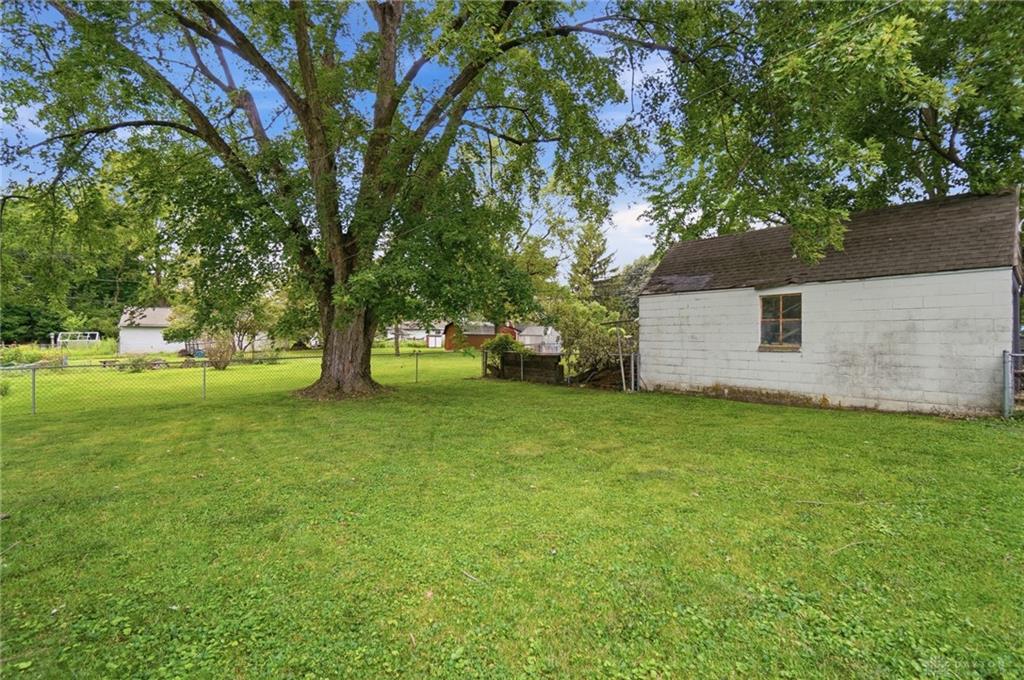 1027 N Burnett Property Photo 28