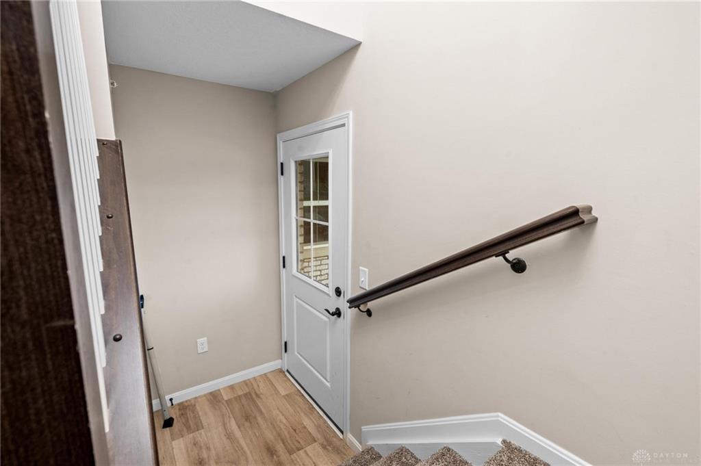 452 Glenhaven Property Photo 3