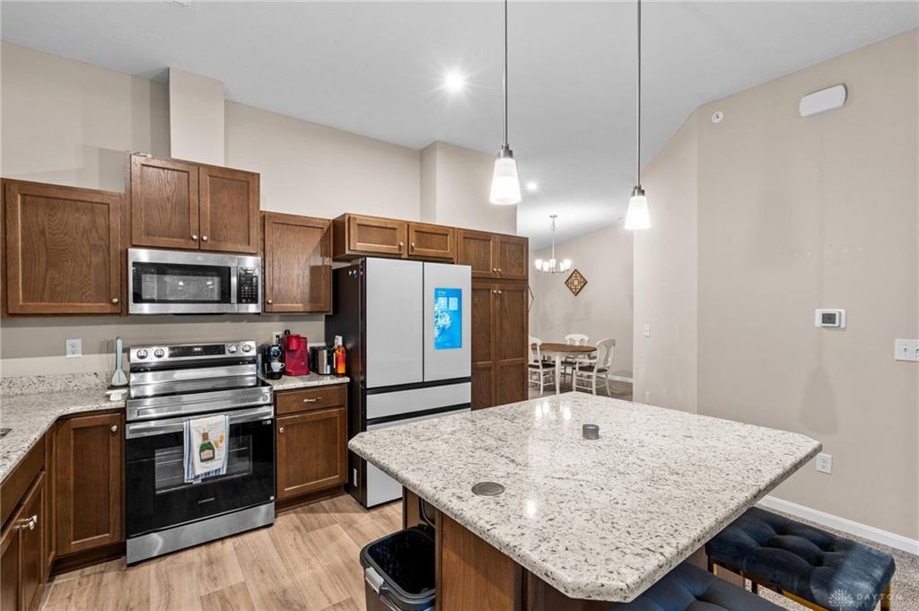 452 Glenhaven Property Photo 7