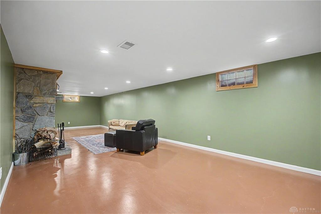 3964 Cloverdale Property Photo 9