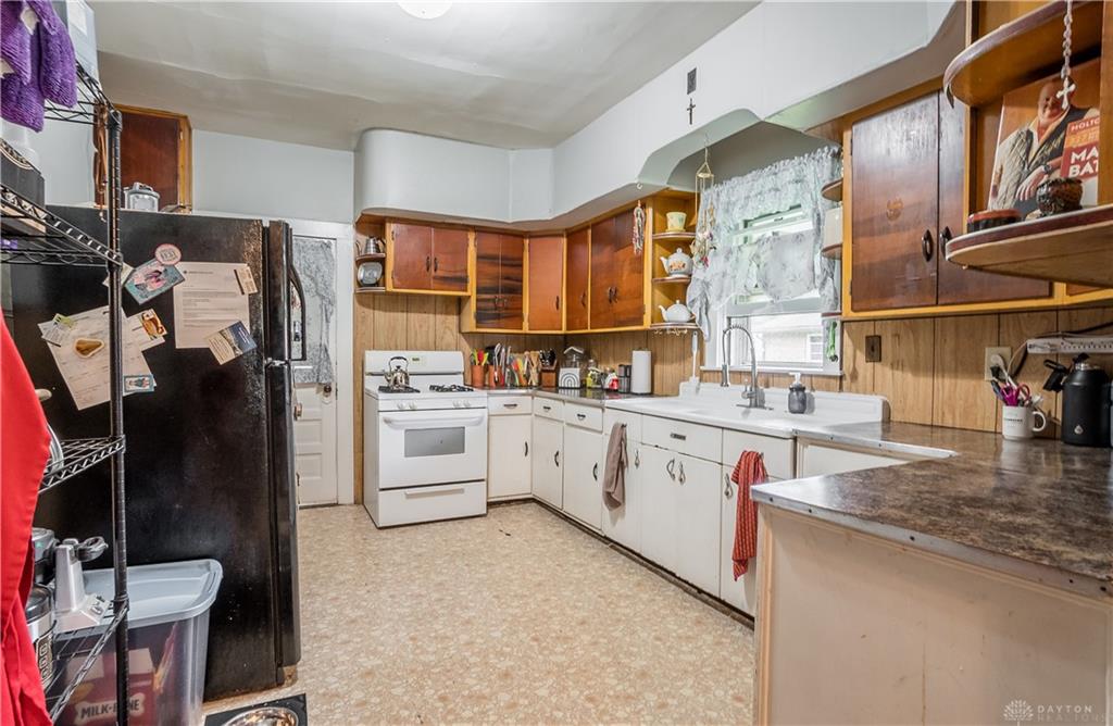 1705 Hillside Property Photo 9