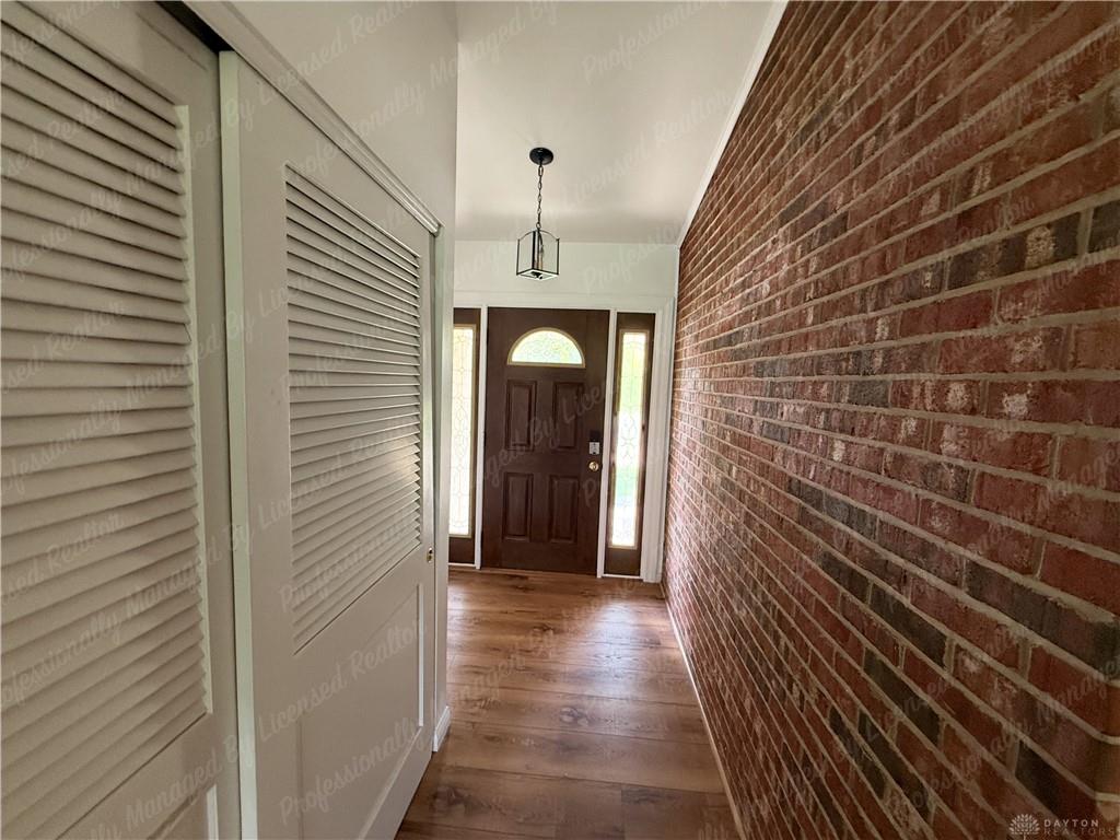 5551 Overbrooke Property Photo 4