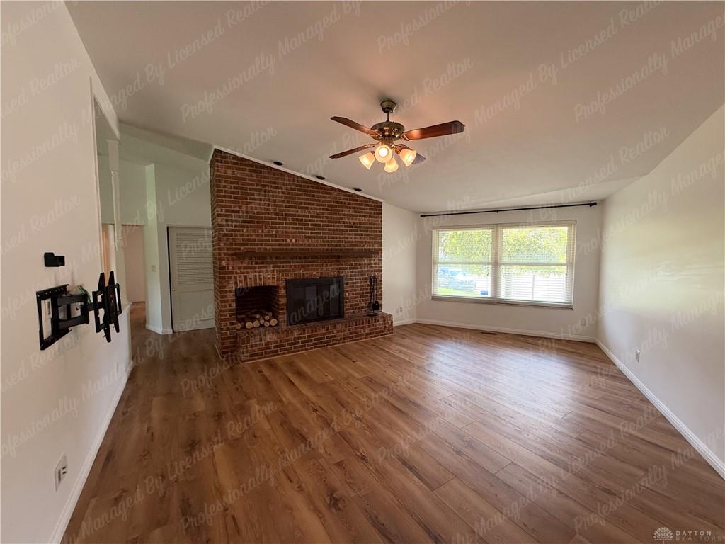 5551 Overbrooke Property Photo 6