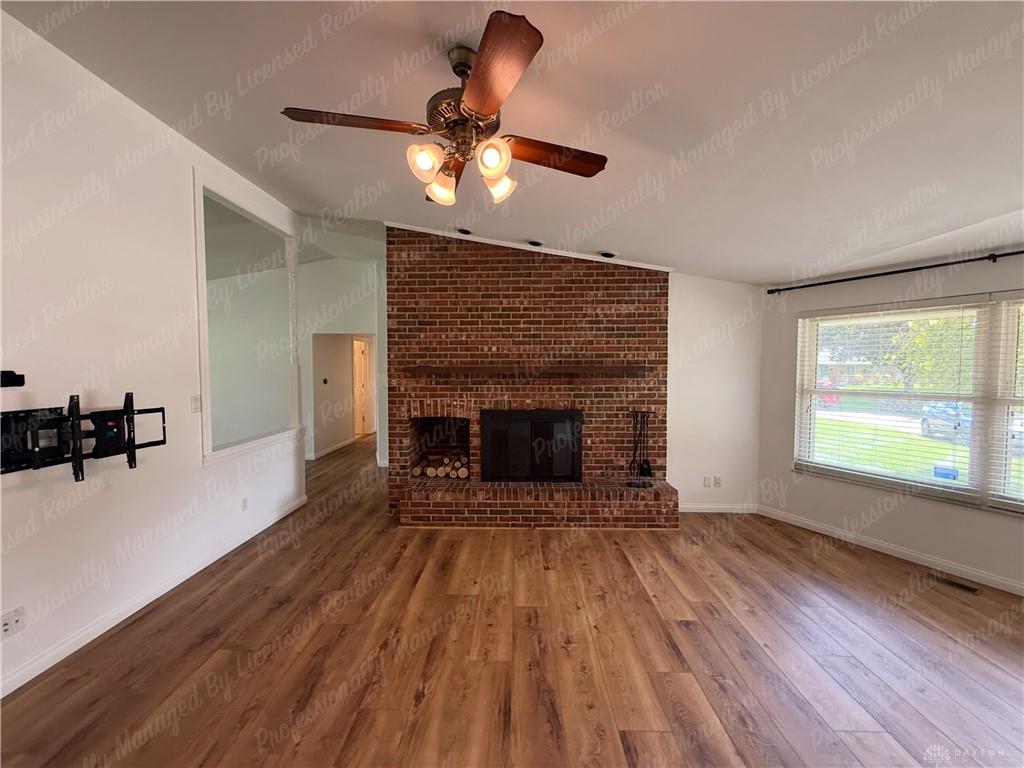 5551 Overbrooke Property Photo 7