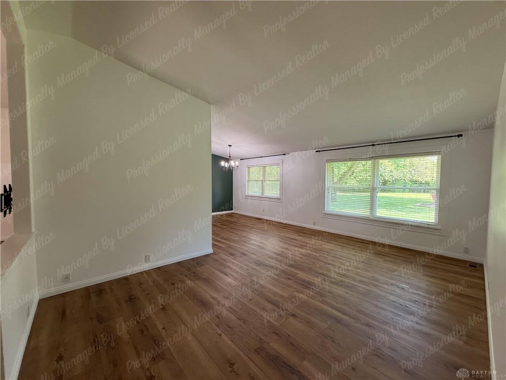5551 Overbrooke Property Photo 9
