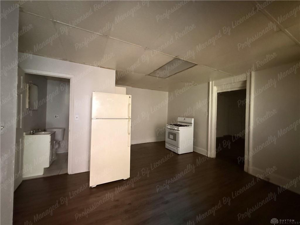 813 State 1r (rear) Property Photo 4