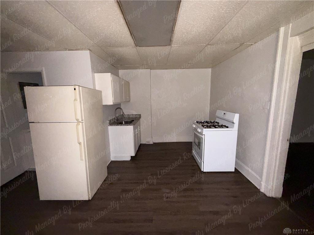 813 State 1r (rear) Property Photo 6