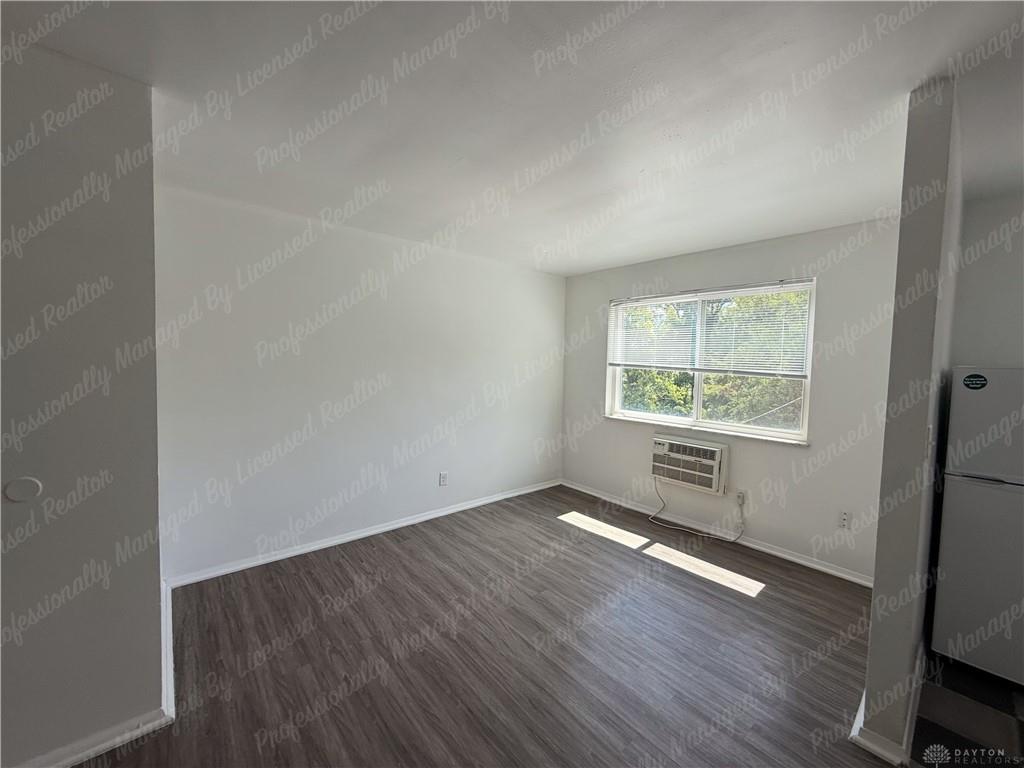 946 Burton 10 Property Photo 4