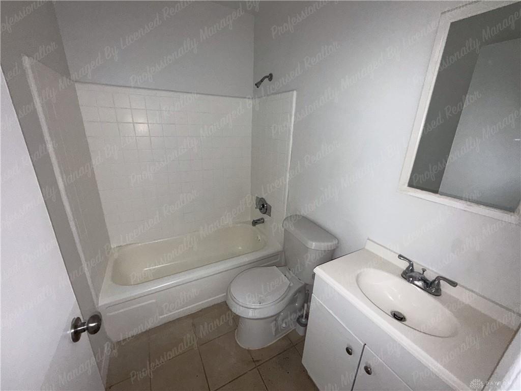 946 Burton 10 Property Photo 8