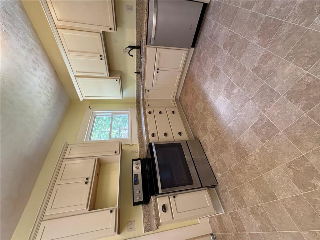 274 N Cherry Property Photo 10